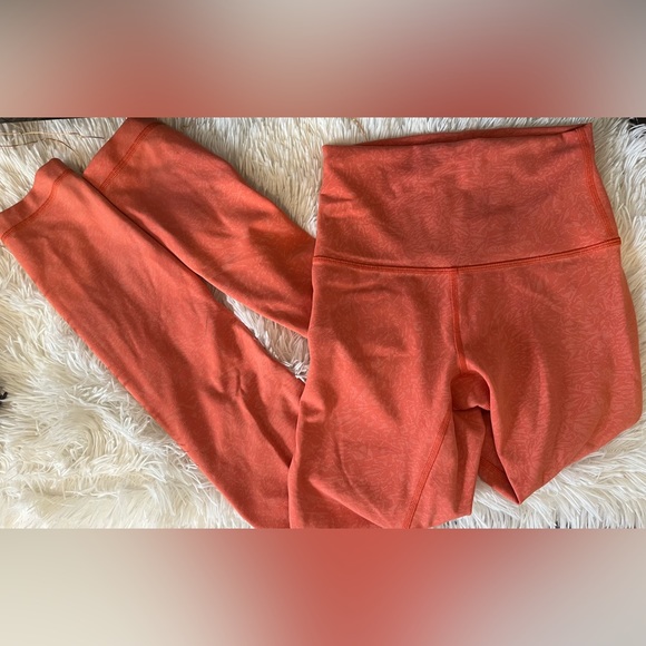 SOLD Lululemon wunder train leggings - Picture 3 of 6